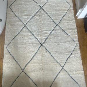 tapis beni ouarain blanc et losange noir