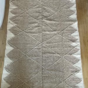 tapis Zanafi kilim berbère marron et écru