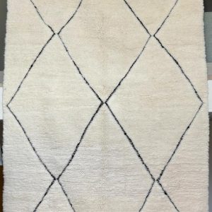 Tapis Béni Ouarain blanc avec losange noir 3,15*2m